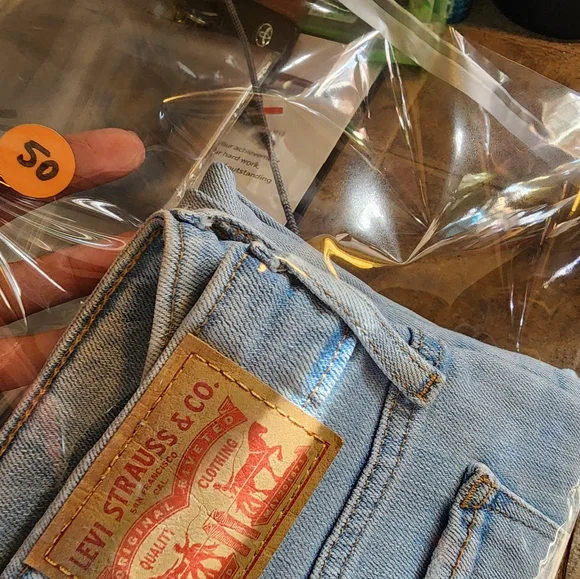 Levi's 711 Jeans Women's 29x30 Skinny Stretch Light Wash Blue - Picture 10 of 10